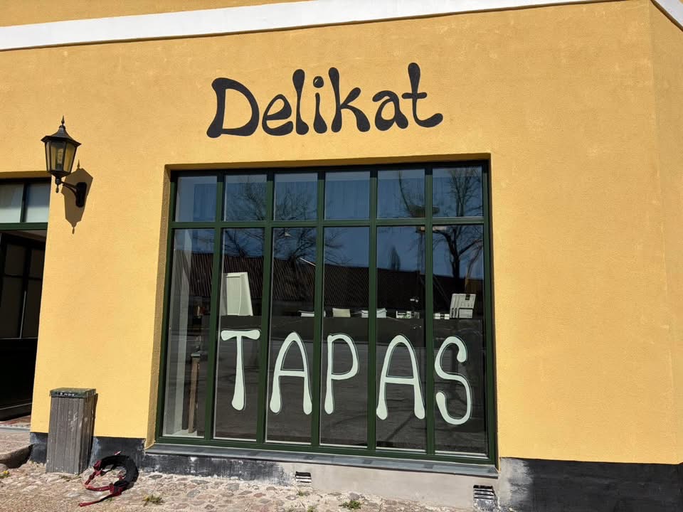 Skilte og facader
